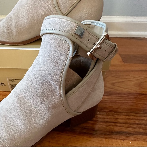 Michael Kors Boots - Picture 3 of 11